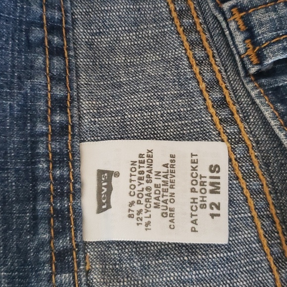 Levi's Denim jeans shorts size 12 color blue. - Picture 4 of 6